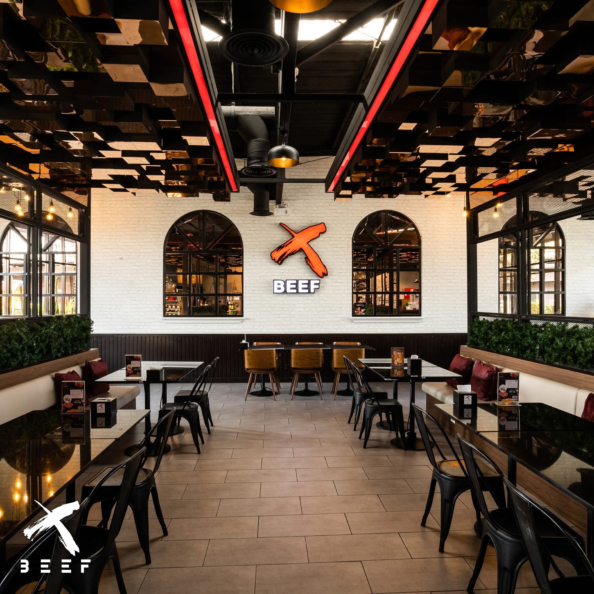 X BEEF Ayutthaya dining room and interior
